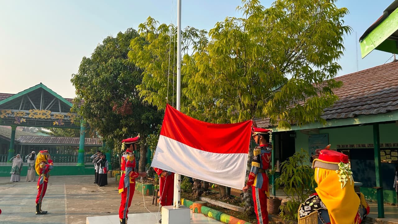 Tumbuhkan Nasionalisme Siswa, MAN 2 HSU Gelar Upacara Peringatan HUT RI ke 81